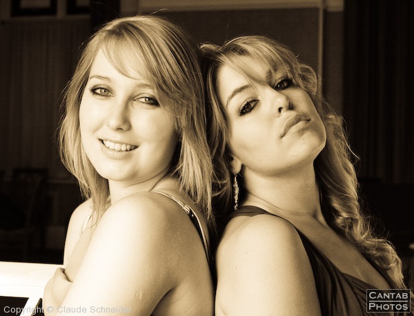 Photoshoot - Emily & Hayley (Friends) - Photo 15