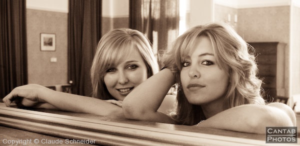 Photoshoot - Emily & Hayley (Friends) - Photo 7